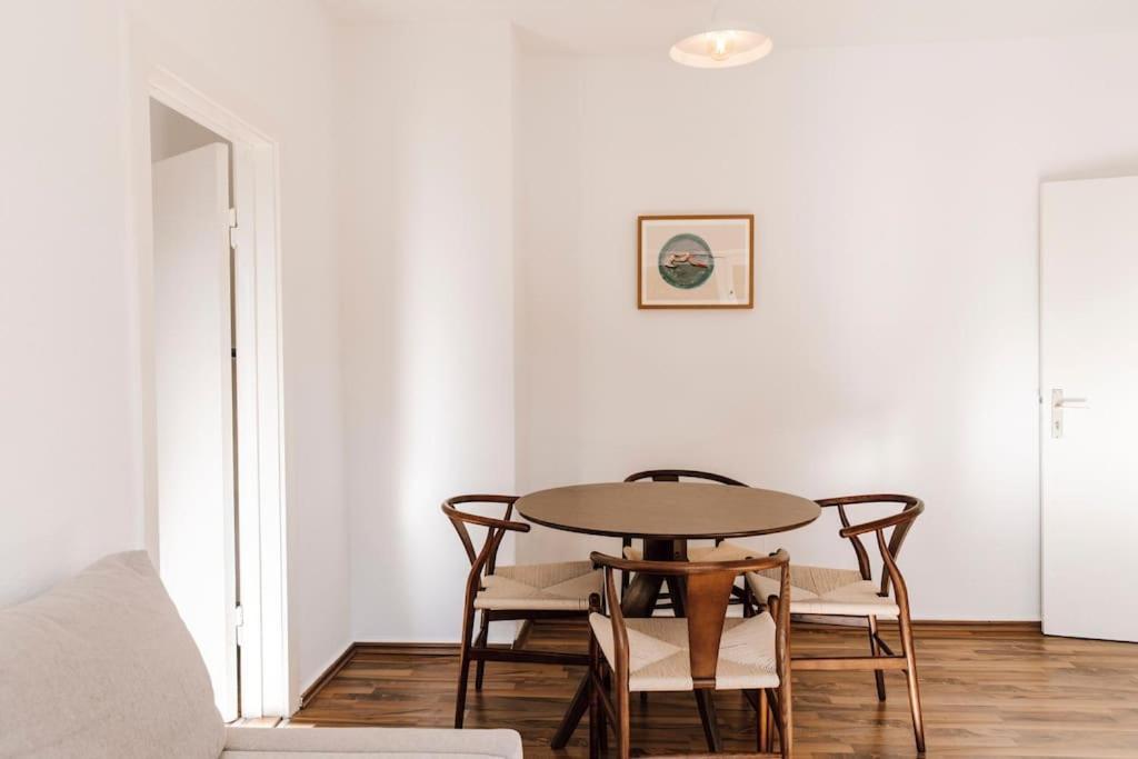 Komplett Neu: 2-Zi Zentral Im Altbau. 24H-Checkin Kiel Exterior foto