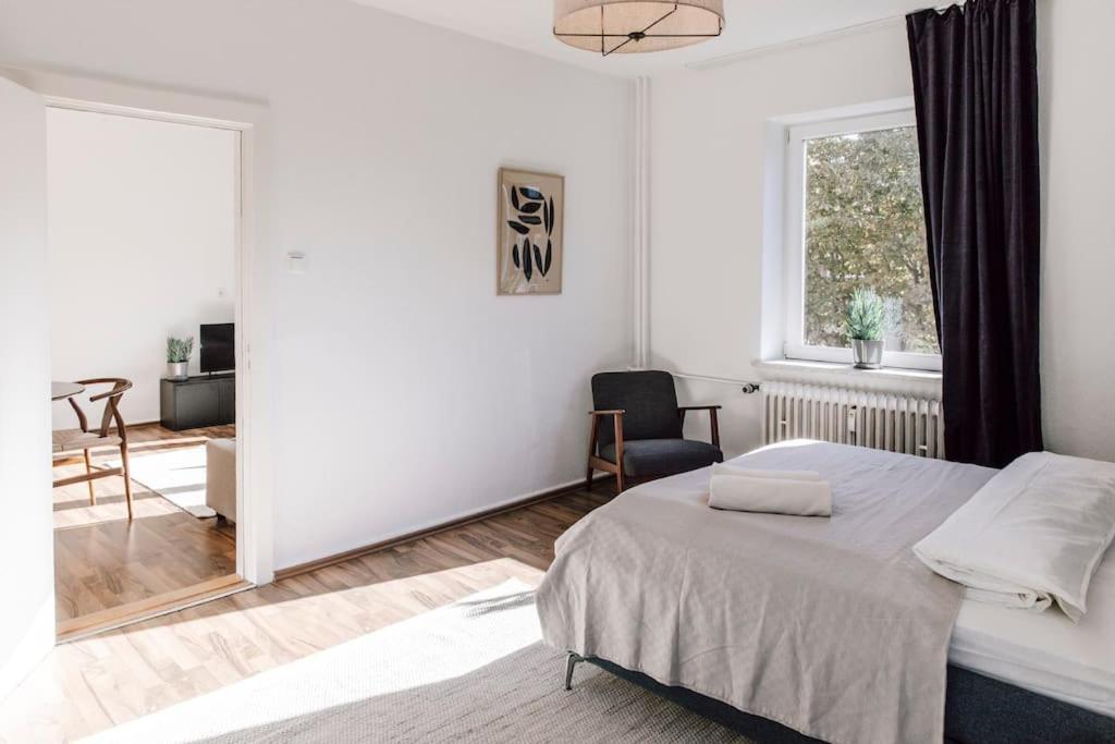 Komplett Neu: 2-Zi Zentral Im Altbau. 24H-Checkin Kiel Exterior foto