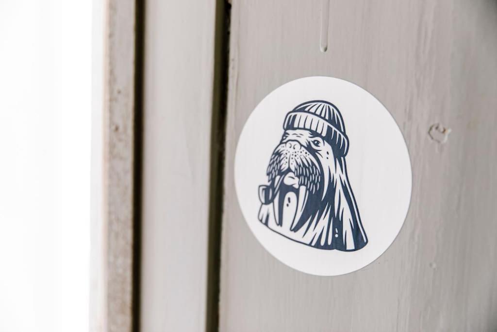 Komplett Neu: 2-Zi Zentral Im Altbau. 24H-Checkin Kiel Exterior foto